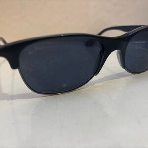 Ray-Ban Sleek Black Sunglasses